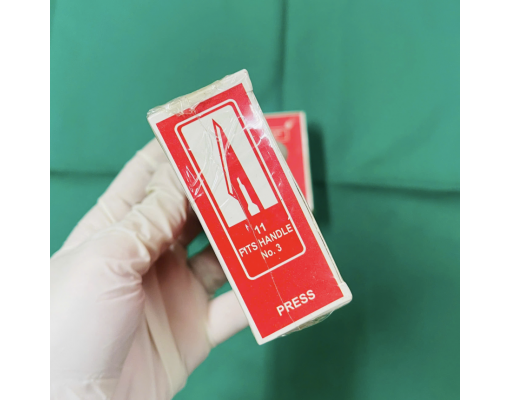 Hộp lưỡi dao phẫu thuật 100 chiếc DOCTOR các số