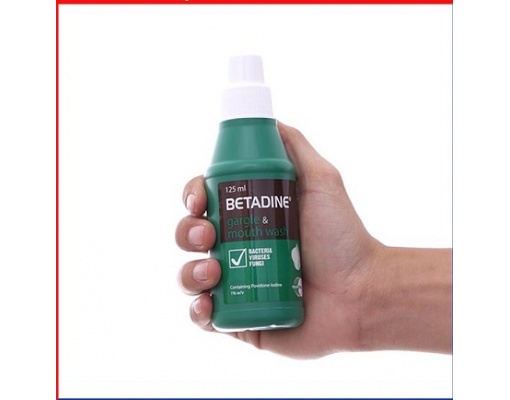 Nước súc miệng Betadine chai 125ml